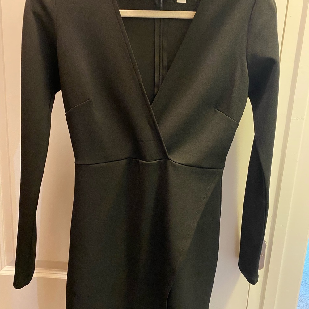 Long sleeve mini black dress